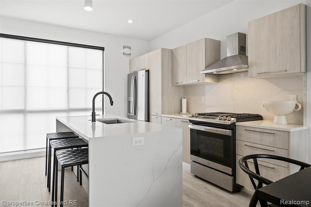 533 E Harrison Avenue, 35, Royal Oak, MI 48067 — Photo 8