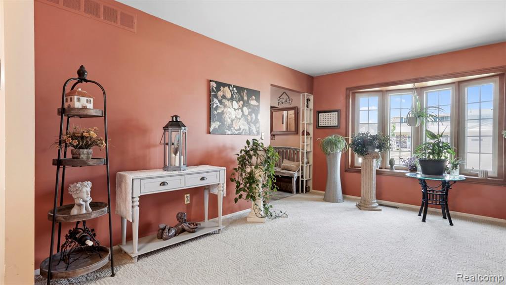 27654 Oakcrest Drive, Brownstown, MI 48183 — Photo 6