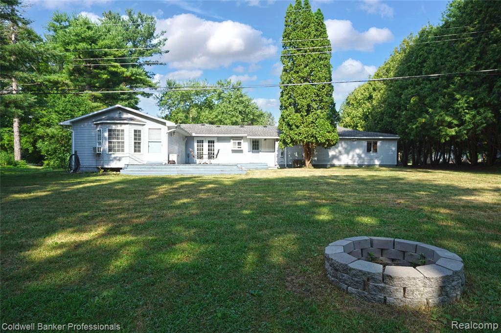 7194 N Center Road, Mount Morris, MI 48458 — Photo 3