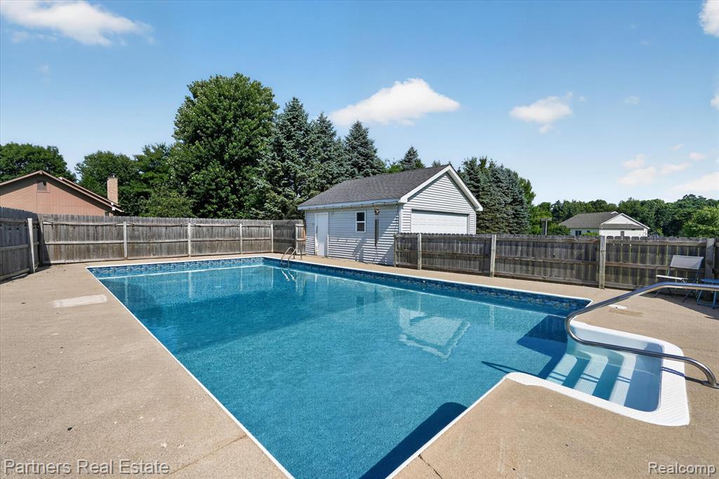 9145 Apple Orchard Drive, Fenton, MI 48430 — Photo 46