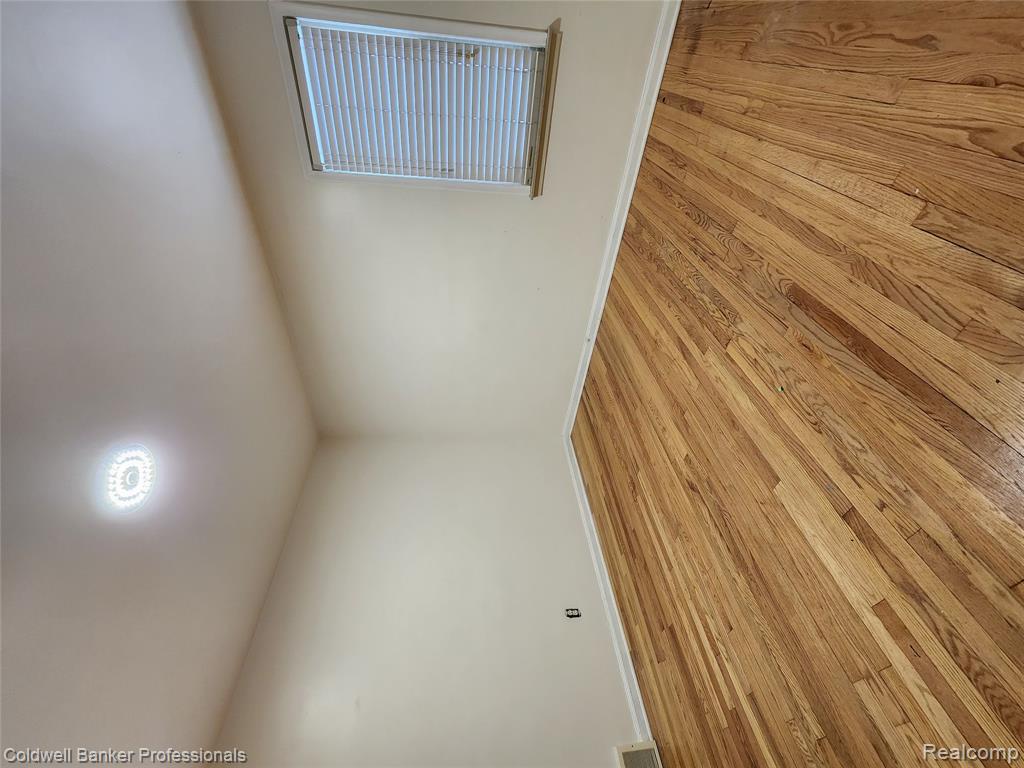 18925 Bentler Street, Detroit, MI 48219 — Photo 15