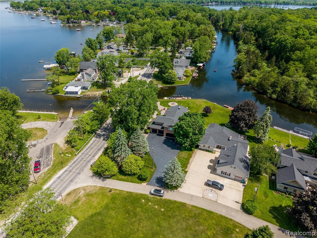 8950 Riverview, Pinckney, MI 48169 — Photo 75