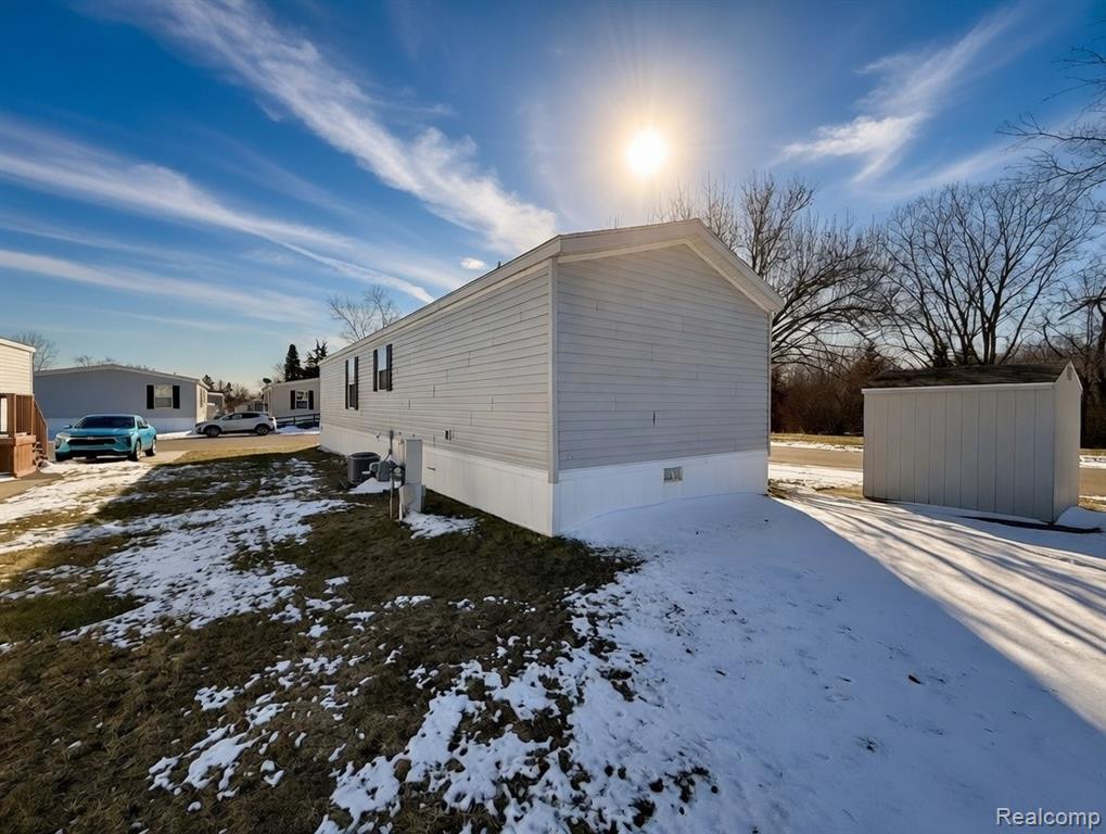 186 Oak Ave, Highland, MI — Photo 21