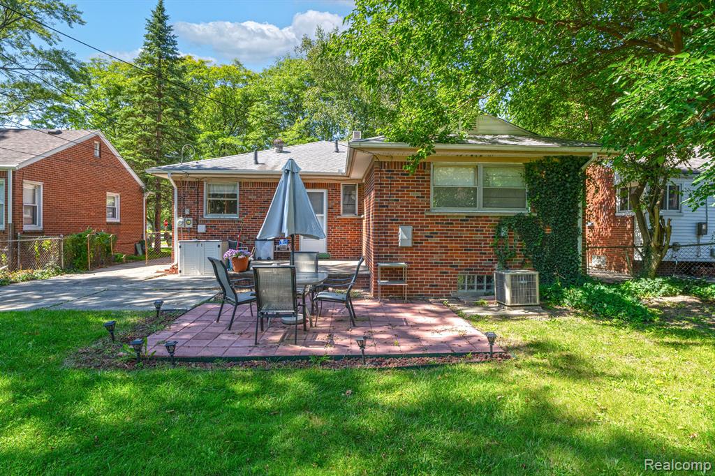 8614 GRAYFIELD Street, Dearborn Heights, MI 48127 — Photo 22