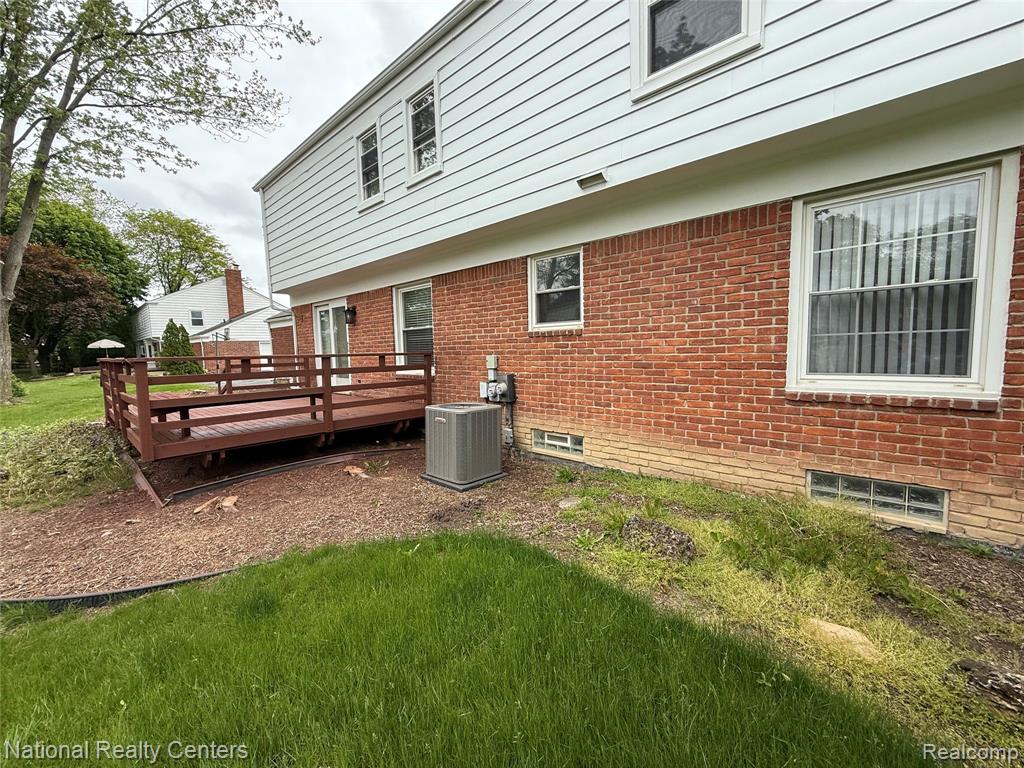 5888 Red Coat Lane, West Bloomfield, MI — Photo 45