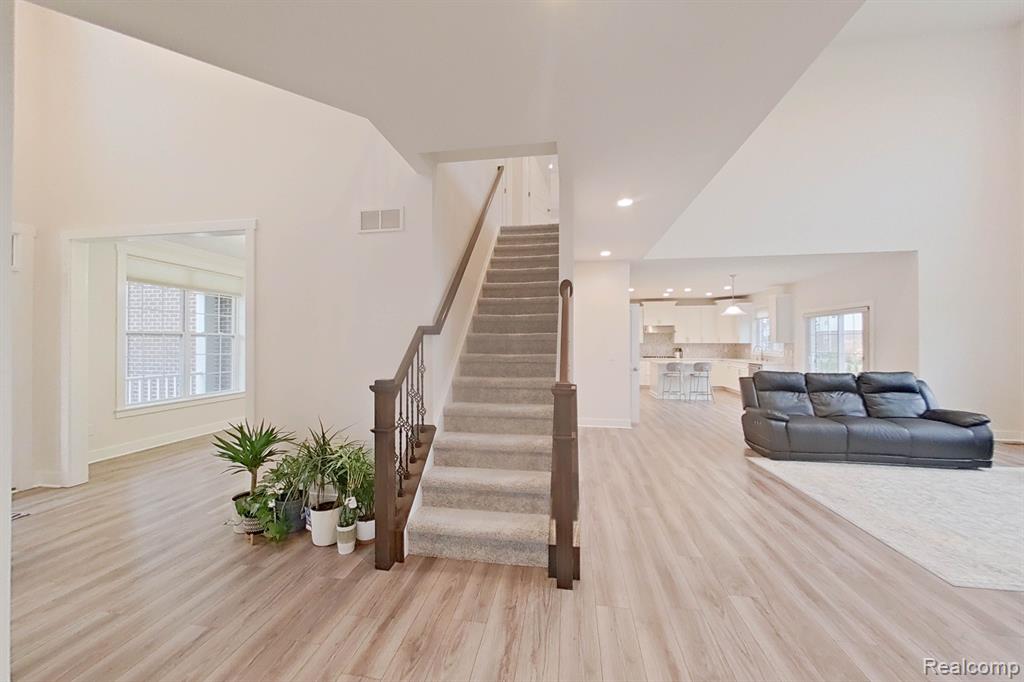 51060 LAUREL Park Drive, Canton, MI 48188 — Photo 6