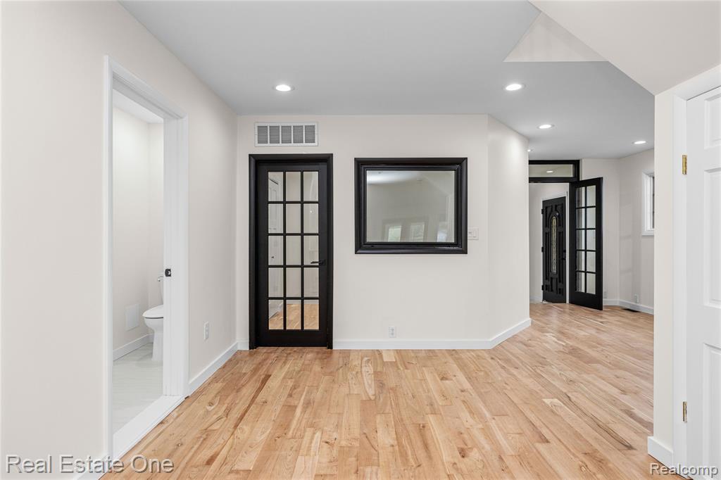 9047 Gale Road, White Lake, MI — Photo 33