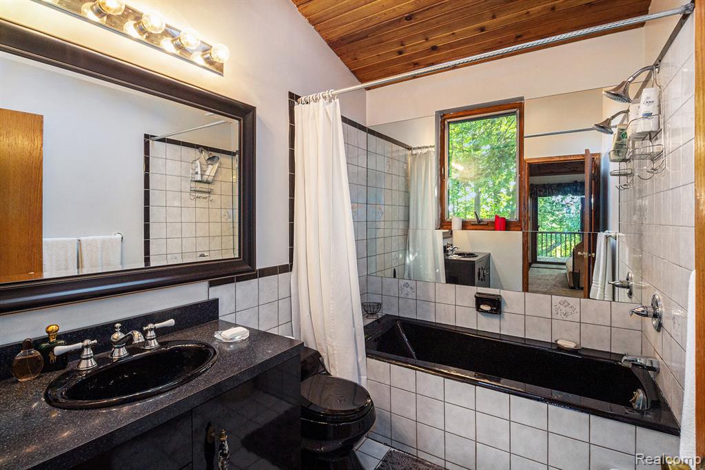5365 S Bancroft Road, Durand, MI 48429 — Photo 21