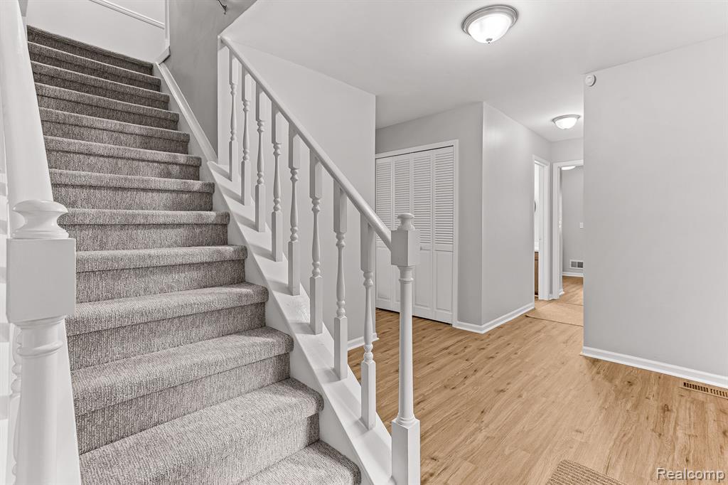 43300 OAKBROOK Court, Canton, MI 48187 — Photo 18