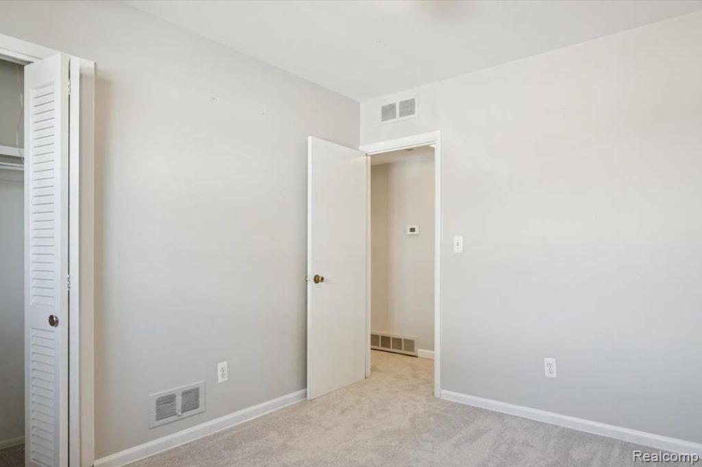 4943 Pardee Avenue, Dearborn Heights, MI 48125 — Photo 17