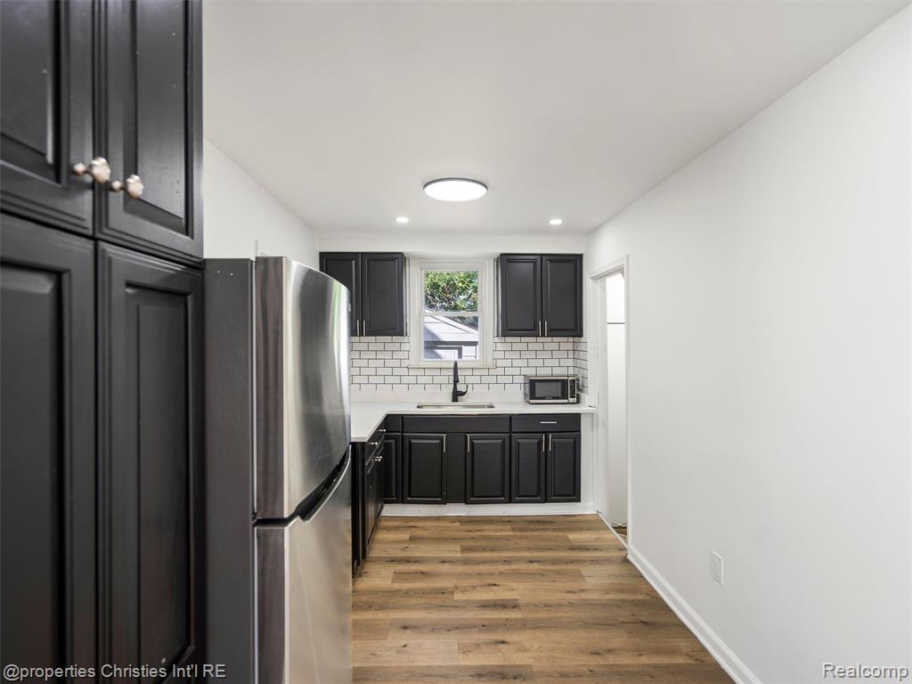 8770 Leroy Street, Oak Park, MI 48237 — Photo 8