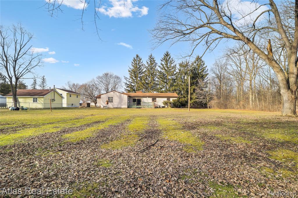 4386 Bennett Drive, Burton, MI 48519 — Photo 12