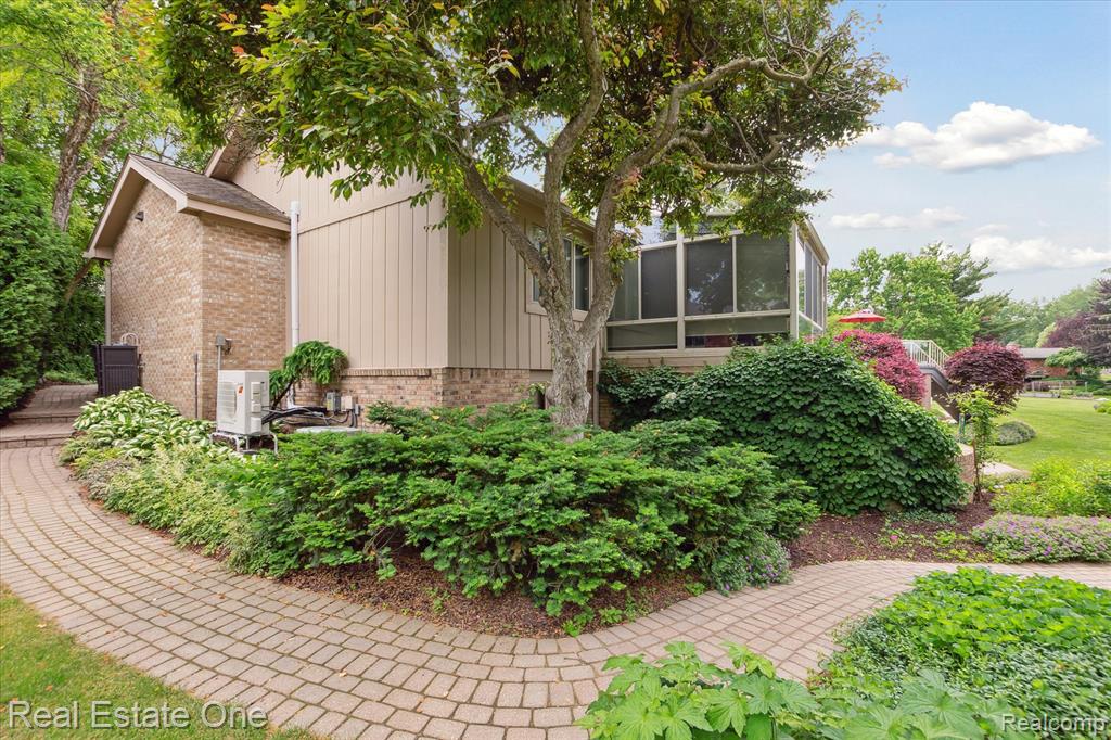 5161 Ledgewood Drive, Commerce Twp, MI 48382 — Photo 51