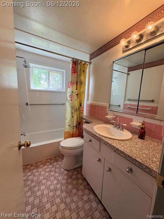 2523 Watonga Drive, Commerce Twp, MI 48382 — Photo 23