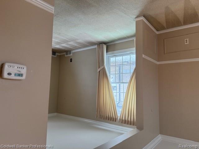 700 Woods Lane, Grosse Pointe Woods, MI 48236 — Photo 4