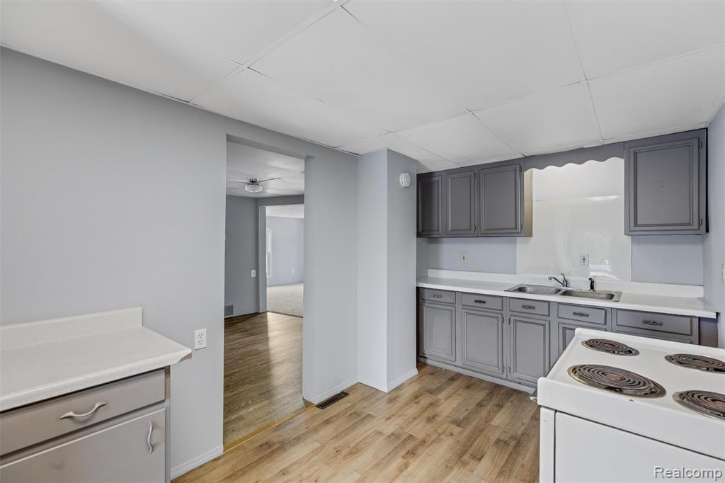 209 W Aldrich Street W, Capac, MI 48014 — Photo 20
