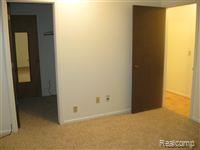 5400 Maple Ridge, 14, Haslett, MI 48840 — Photo 5