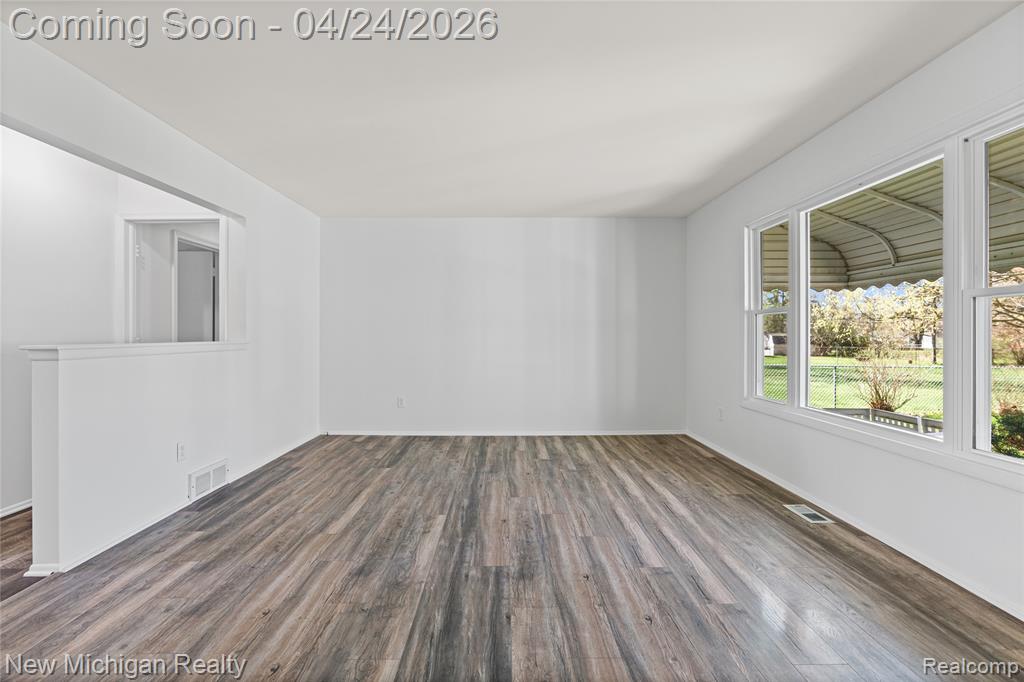 4452 Saint Martins Drive, Flint, MI 48507 — Photo 15
