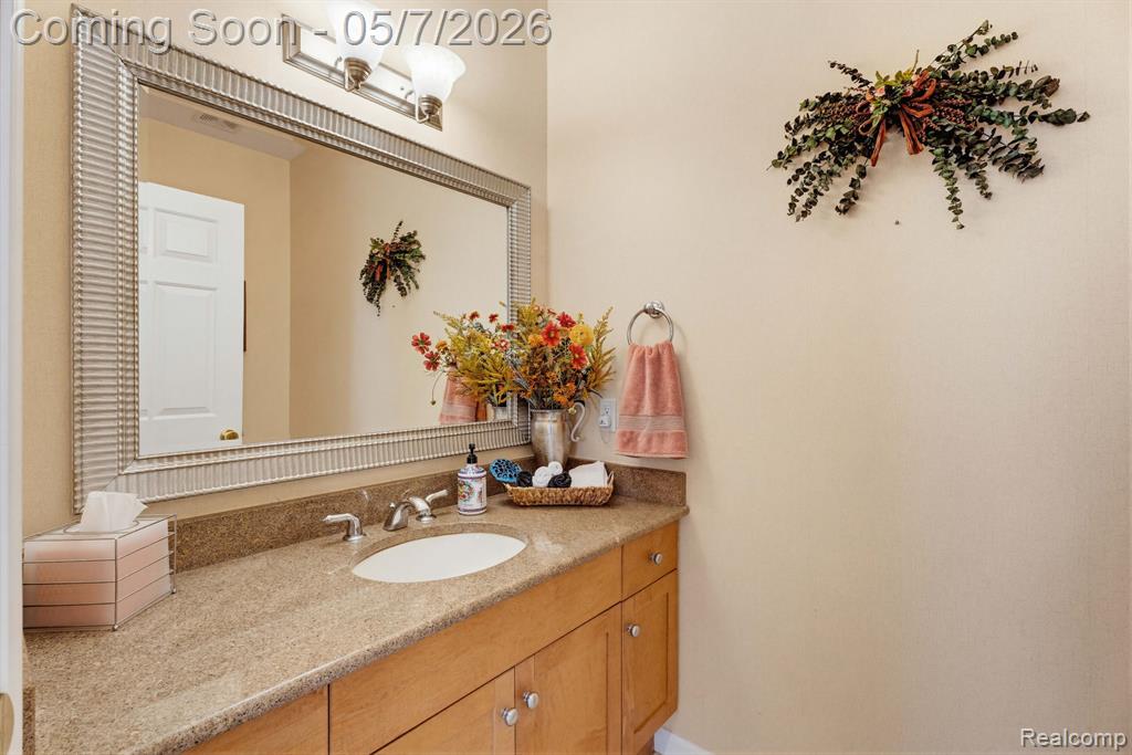 43376 Chester Drive, Sterling Heights, MI 48314 — Photo 28