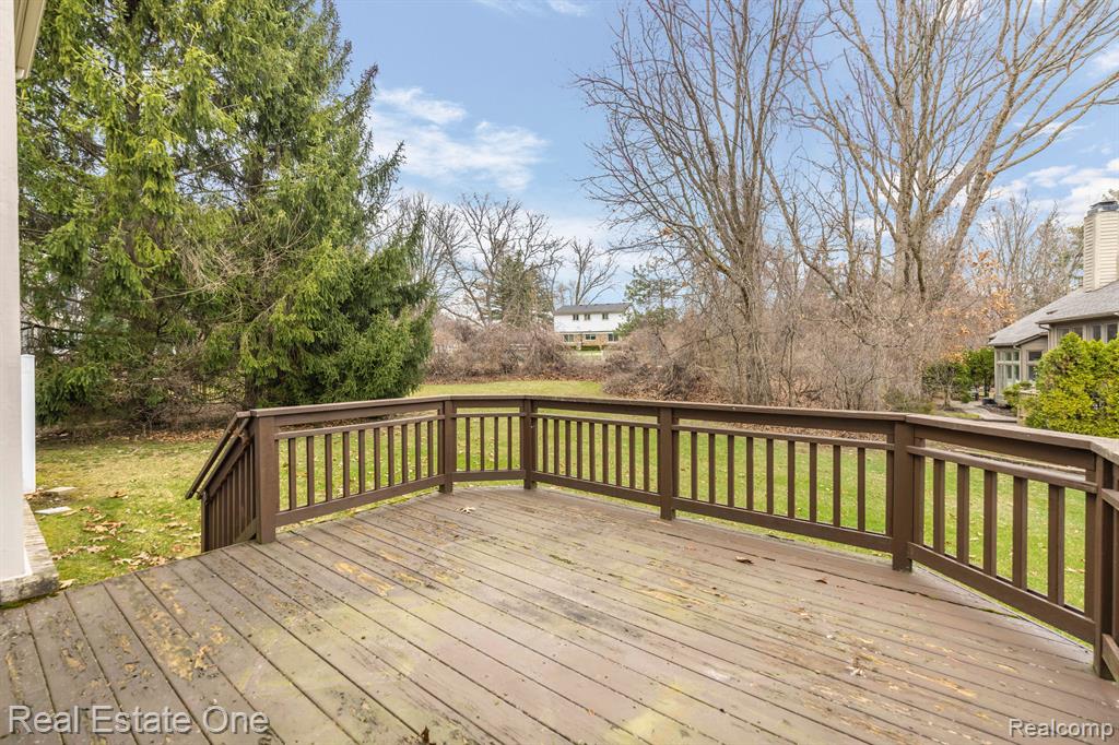 6246 Lindsay Court, West Bloomfield, MI 48324 — Photo 46
