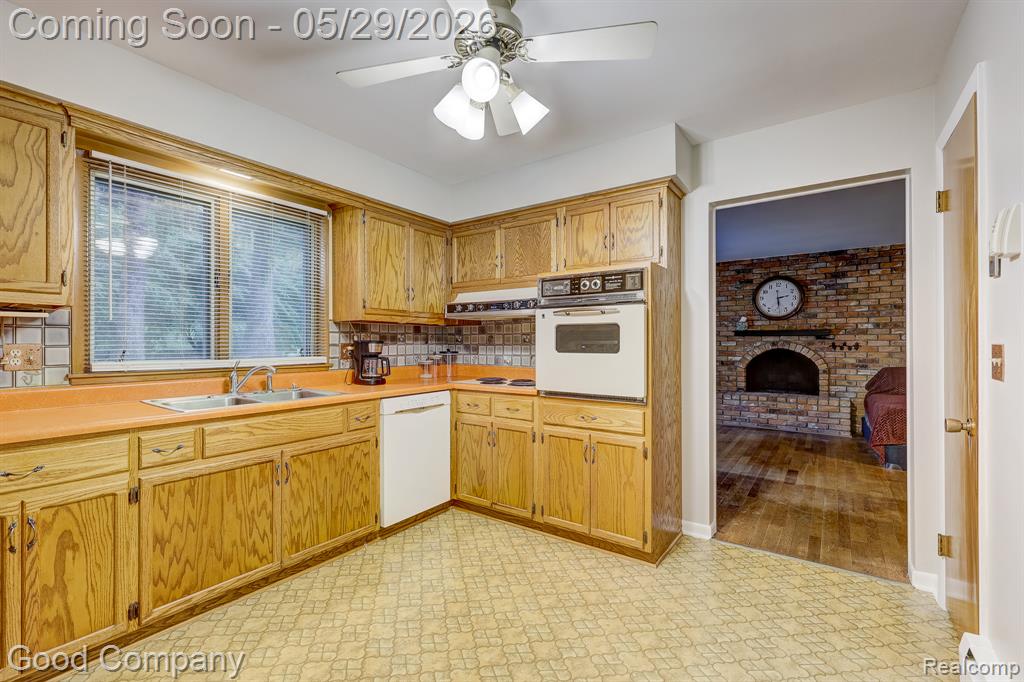 1371 Winchcombe Drive, Bloomfield Hills, MI 48304 — Photo 10