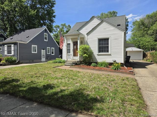 579 E Baker Avenue, Clawson, MI — Photo 2