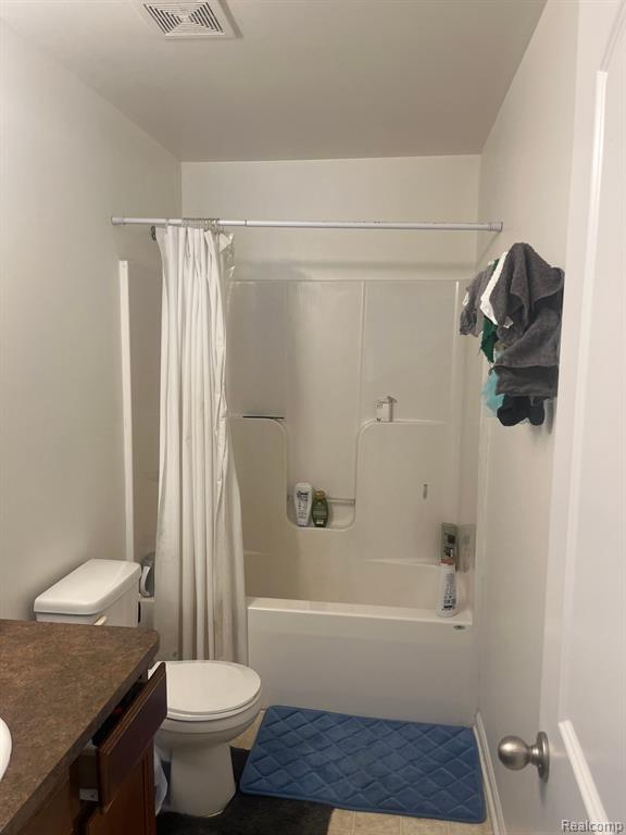 9849 ROLAN MEADOWS Drive, Belleville, MI 48111 — Photo 12