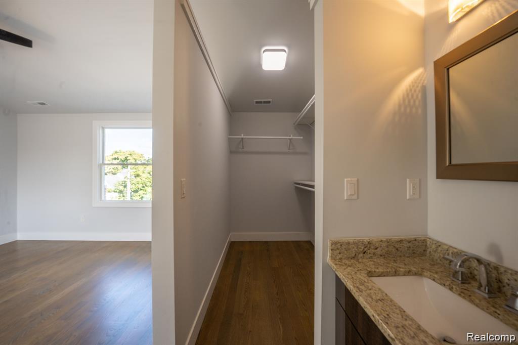 622 W 11 Mile Road, Royal Oak, MI 48067 — Photo 15