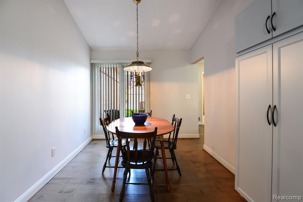 35037 Red Pine Drive, 116, Farmington Hills, MI 48335 — Photo 12