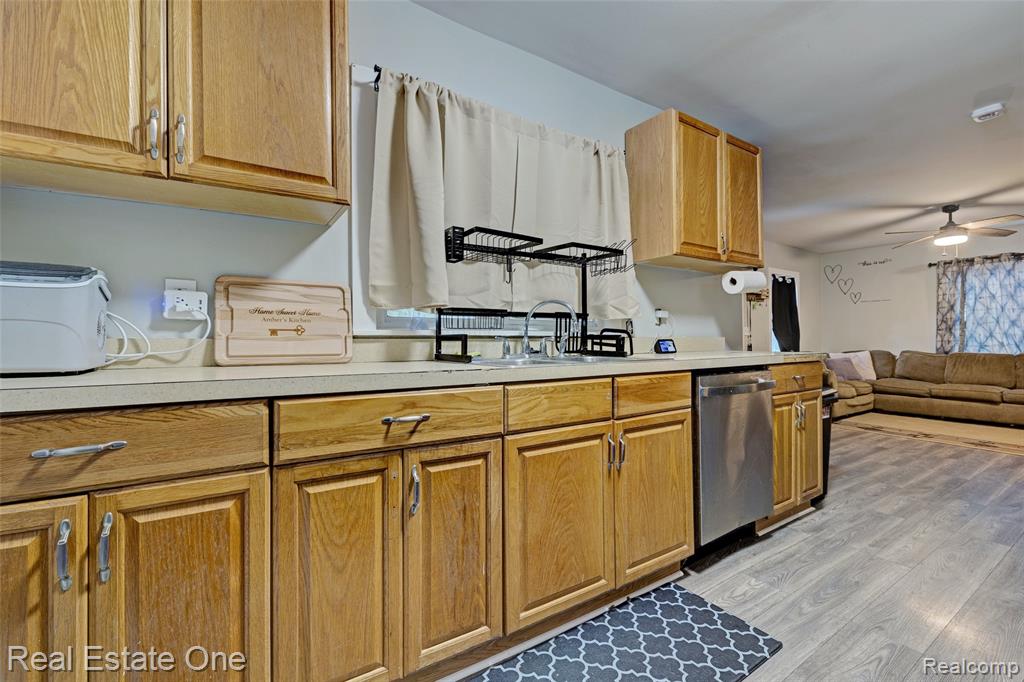 8247 Miller Road, Swartz Creek, MI 48473 — Photo 9