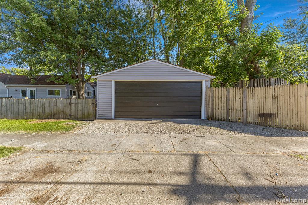 8279 Hugh Street, Westland, MI — Photo 29