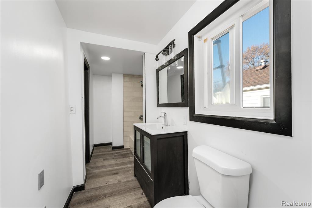 20462 Hollywood Street, Harper Woods, MI 48225 — Photo 10