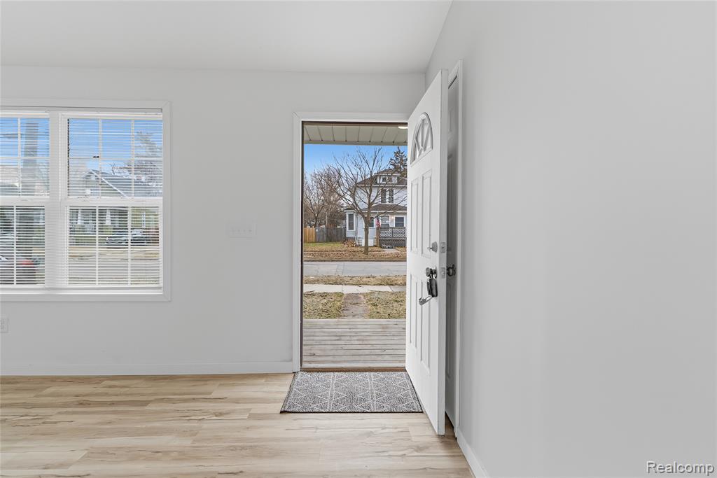 137 S Andre Street, Saginaw, MI 48602 — Photo 6