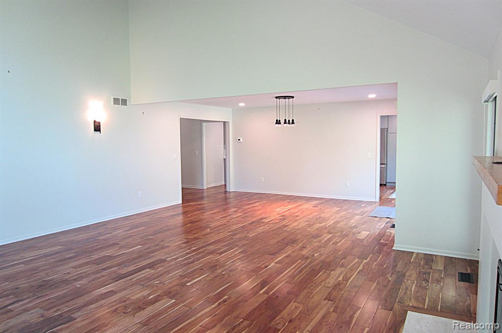 31115 Stafford St, Beverly Hills, MI 48025 — Photo 8
