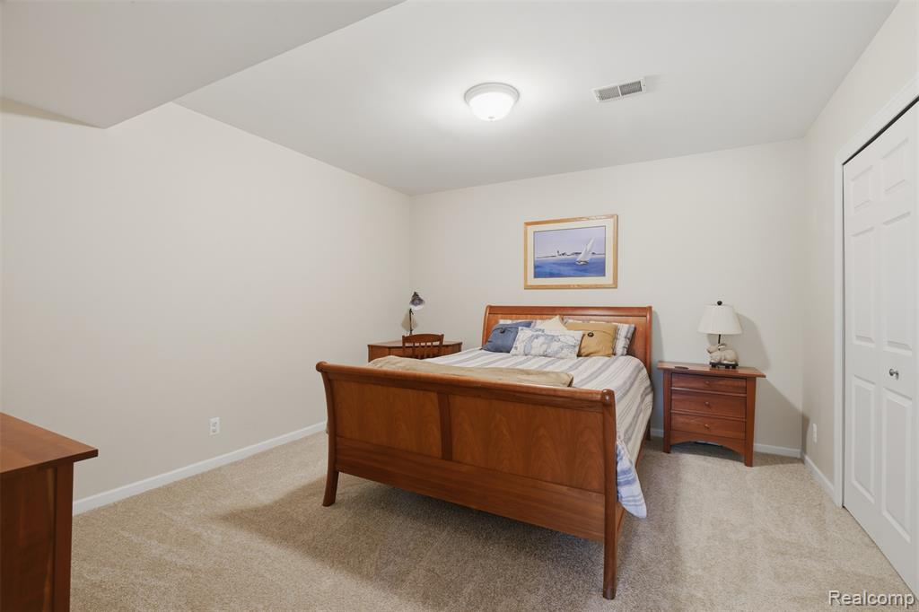 5110 Kitson Lane, West Bloomfield, MI 48324 — Photo 38