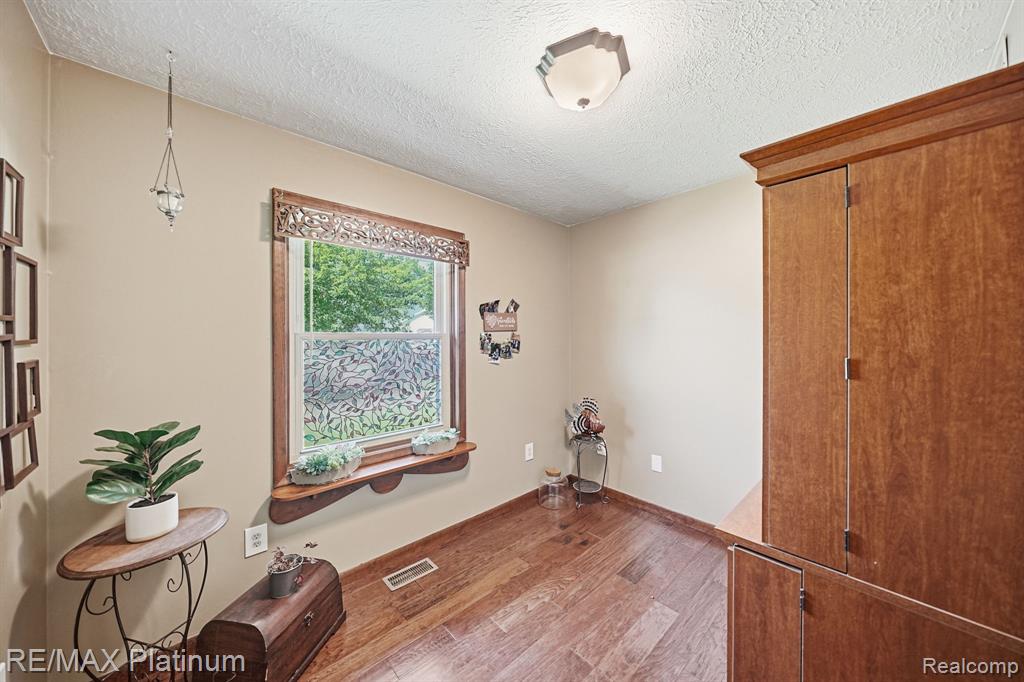 127 S East Street, Fowlerville, MI 48836 — Photo 4