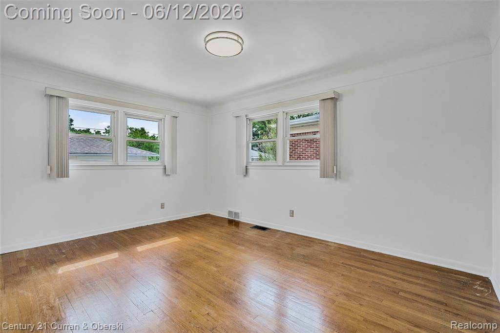 7602 Highview Street, Dearborn Heights, MI 48127 — Photo 13