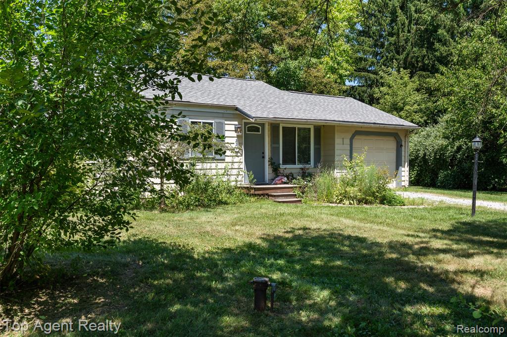 227 W Peterson Drive, Brighton, MI 48114 — Photo 33
