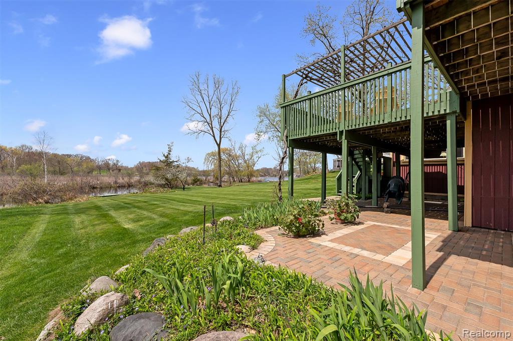 2745 Lari Court, West Bloomfield, MI 48324 — Photo 37