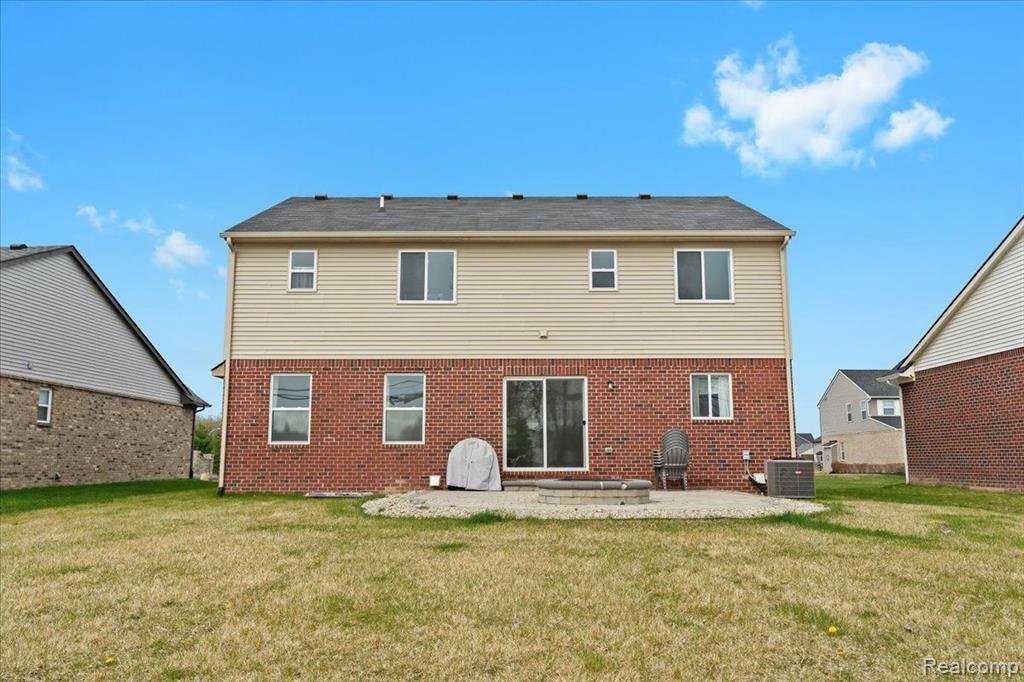 8242 BERWICK Drive, Westland, MI — Photo 34
