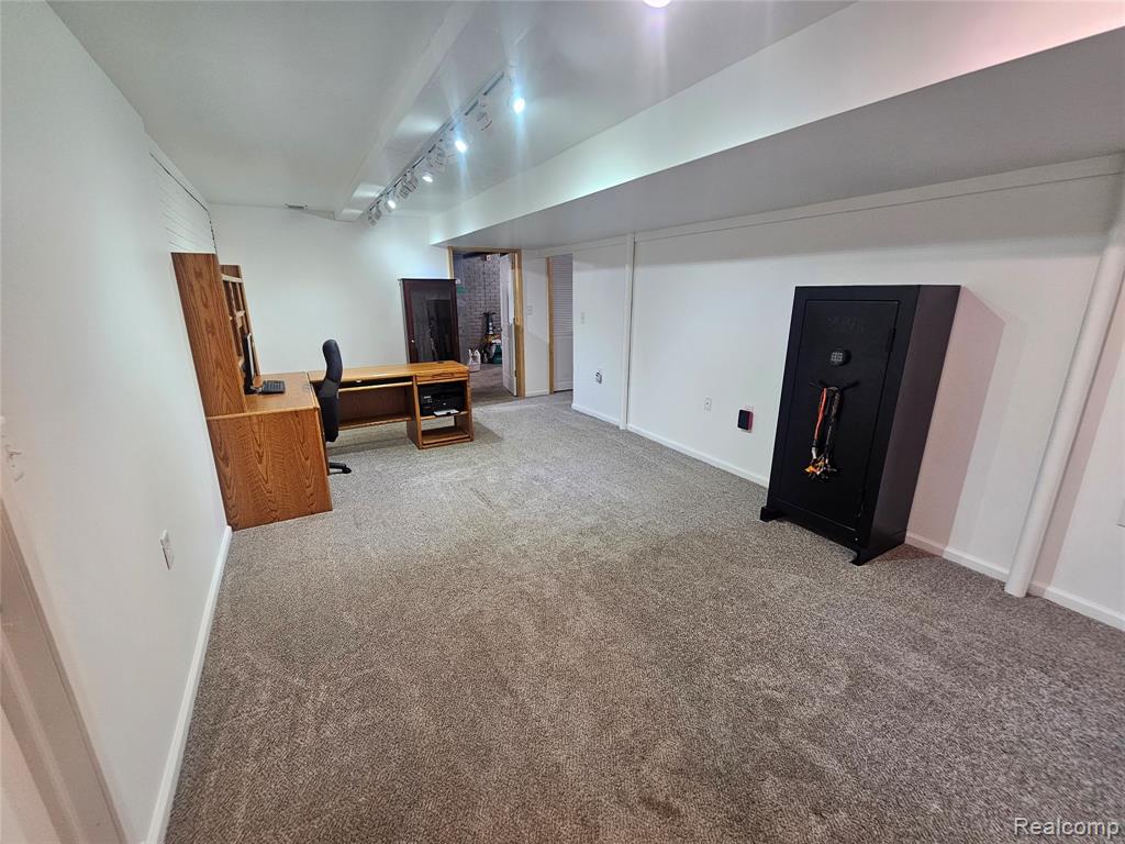 10331 Pine Valley Drive, Grand Blanc, MI 48439 — Photo 19