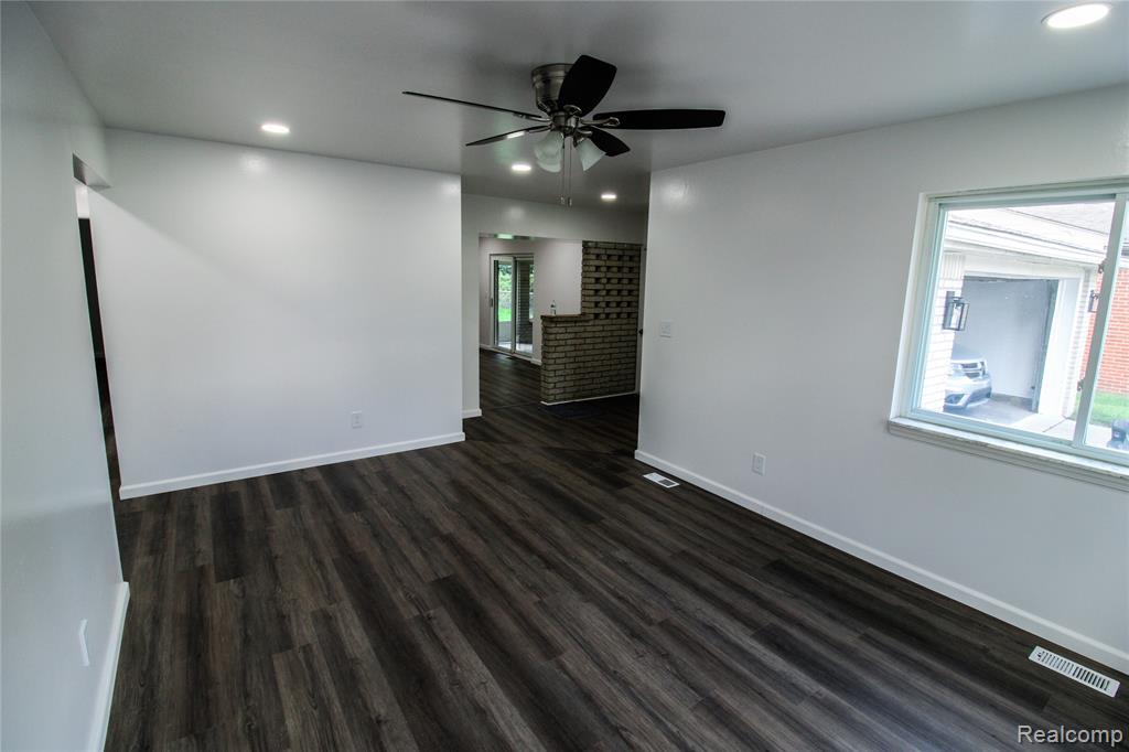 40159 William Drive, Sterling Heights, MI 48313 — Photo 4