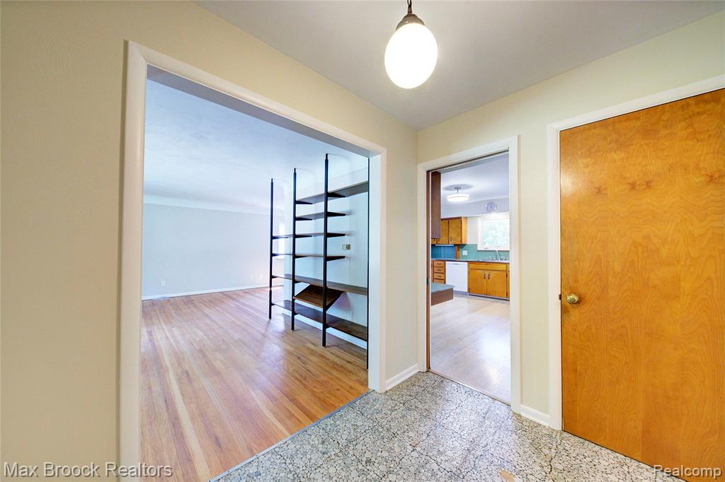 1827 Coronada Street, Ann Arbor, MI 48103 — Photo 10