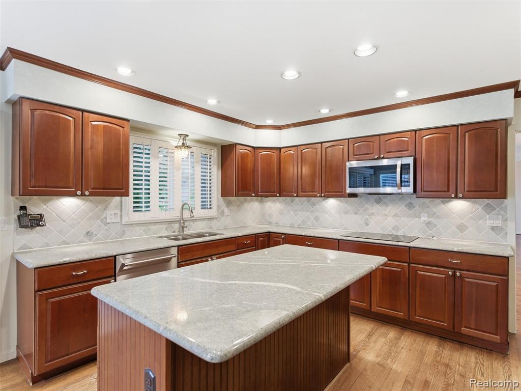 6394 Rose Boulevard, West Bloomfield, MI — Photo 21
