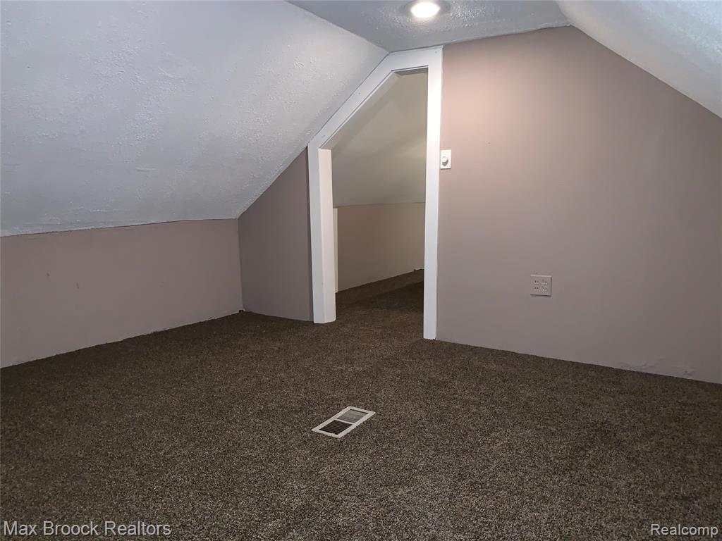 510 Stratford Road, Ferndale, MI 48220 — Photo 9