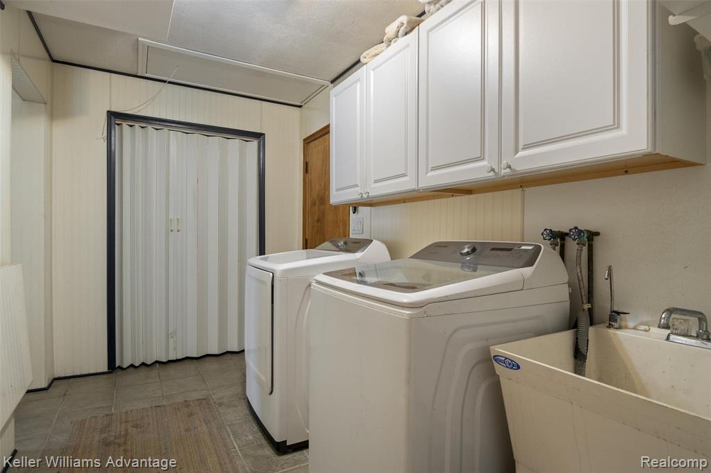 340 Angola Street, Wolverine Lake, MI 48390 — Photo 36