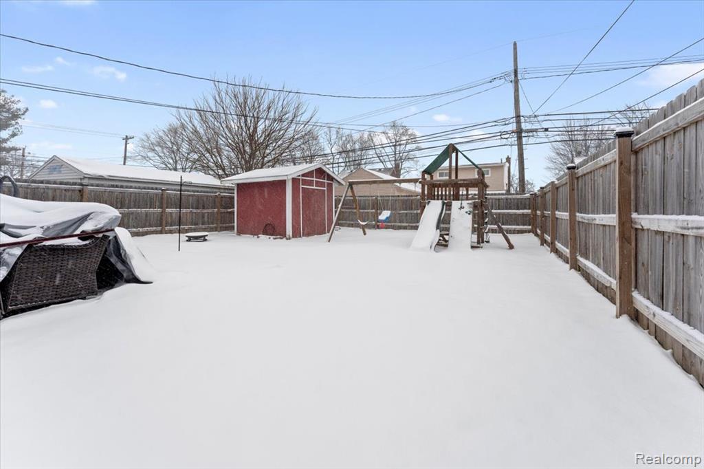 9825 Carter Avenue, Allen Park, MI 48101 — Photo 24