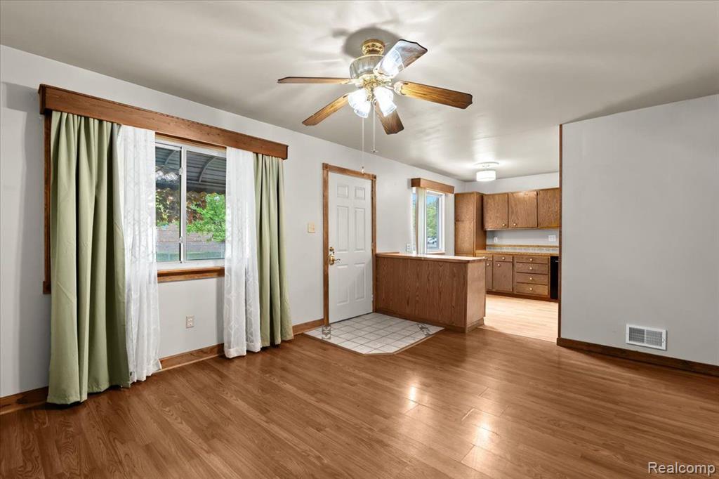 6073 TROY Street, Taylor, MI 48180 — Photo 8