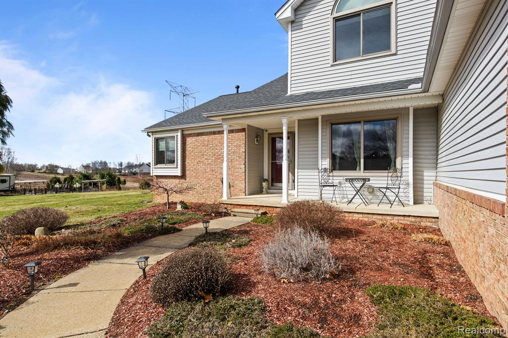 6330 STONEWOOD Drive, White Lake, MI 48383 — Photo 33