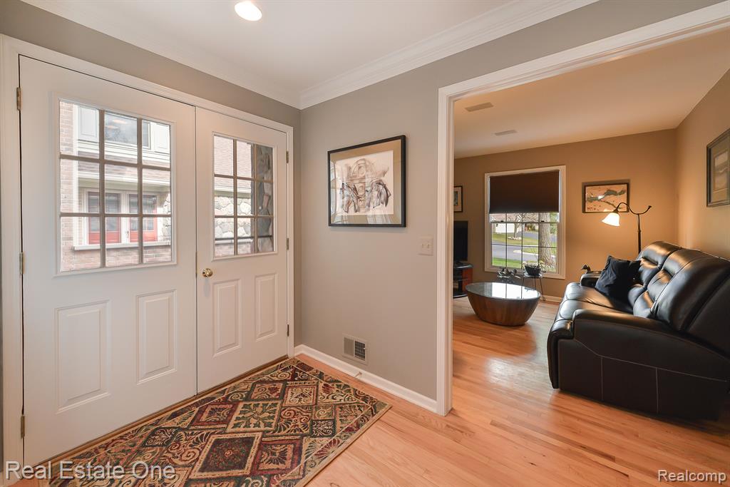 4490 GOLF VIEW Drive, Brighton, MI 48116 — Photo 11
